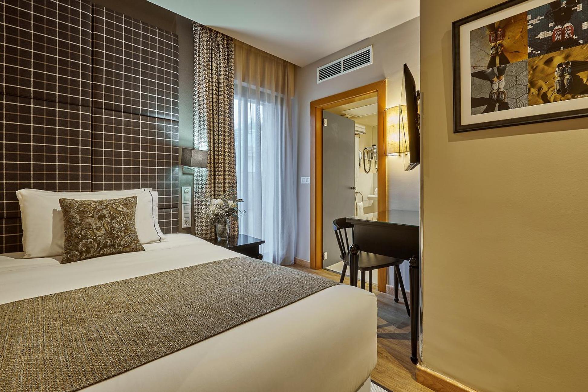 Hesperia Barri Gòtic Hotel 3*