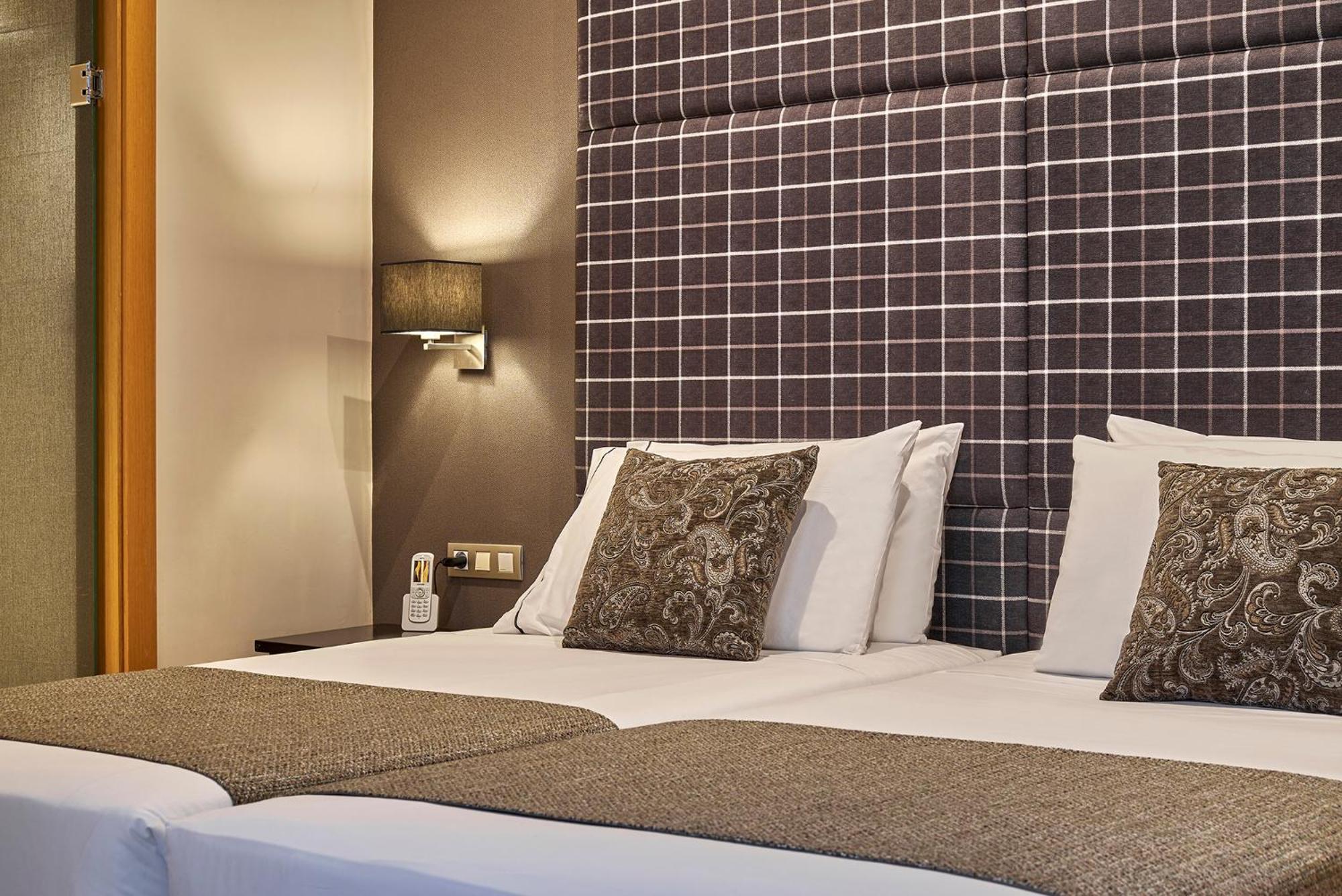 Hotel Hesperia Barri Gòtic 3*